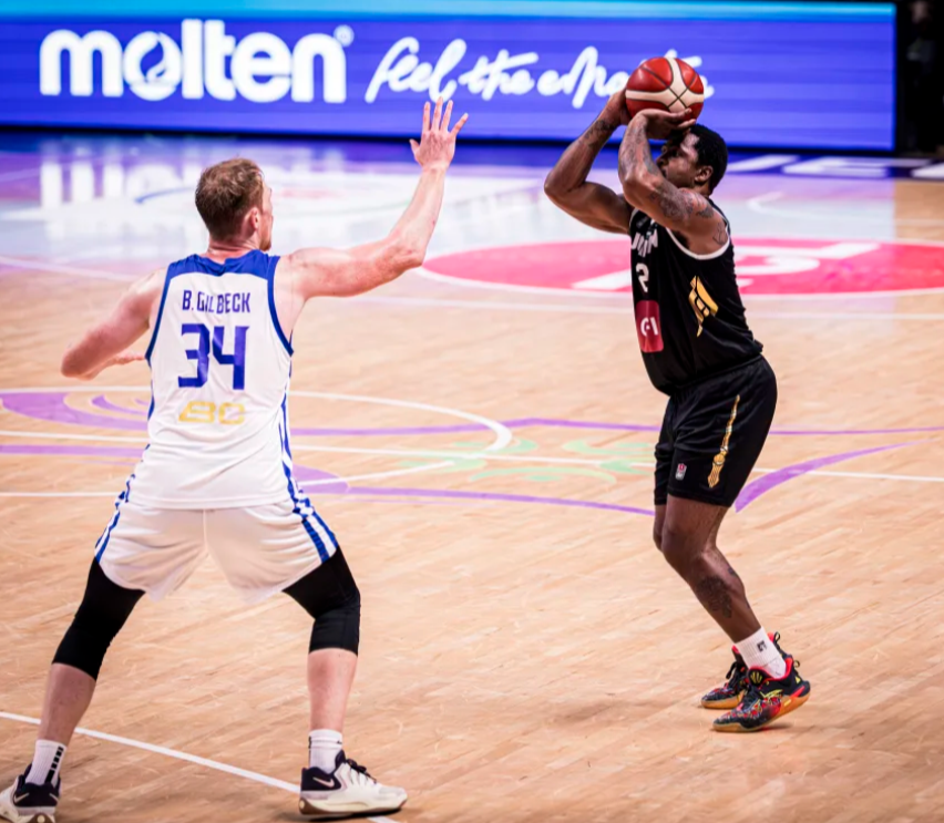 压的话八强, 篮板, 追堵截下还