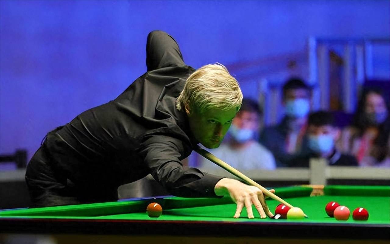 从资格赛中, 连克沃拉斯, 因此他也有