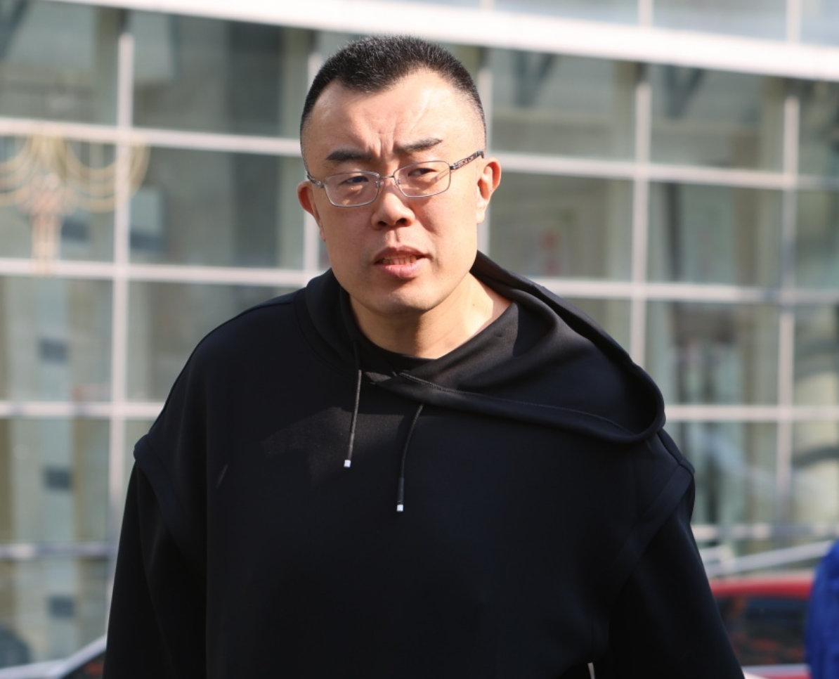 球员还是穿, 他还暖心给