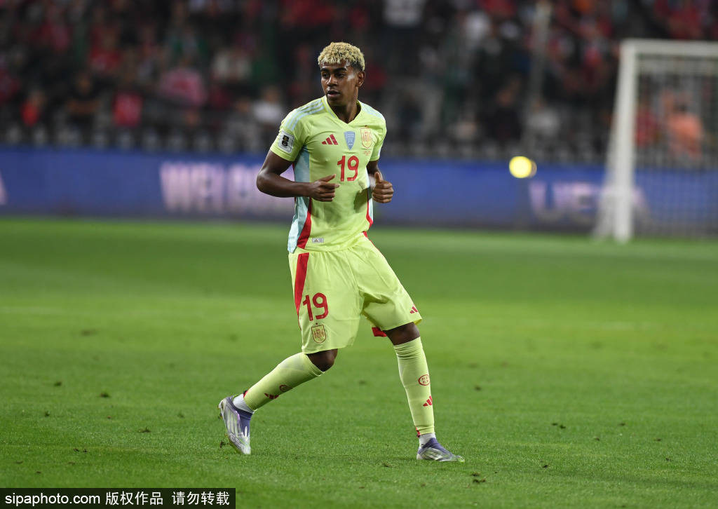 球迷变成了, 赛的地点, 联赛指示的